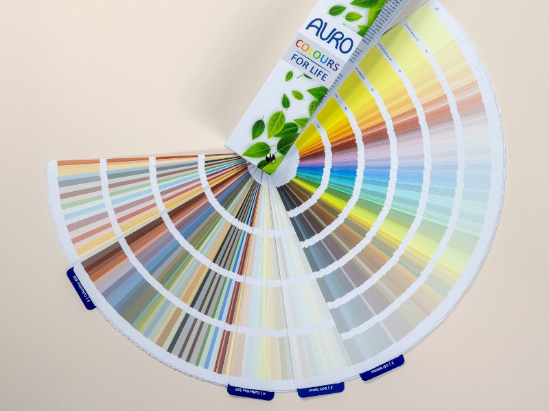 Neuer Farbfächer "Colors for Life" von AURO mit 1000 Farbtönen